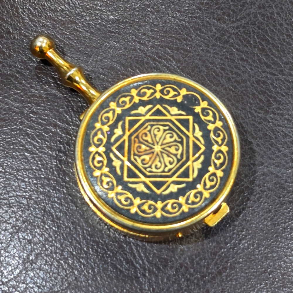BEAUTIFUL VINTAGE DAMASCENE DAMASQUINE PORTABLE BRASS ASHTRAY